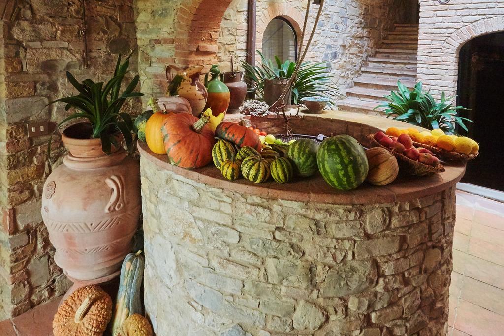 Apartment In B&B Del Giglio San Donato in Poggio Exterior photo